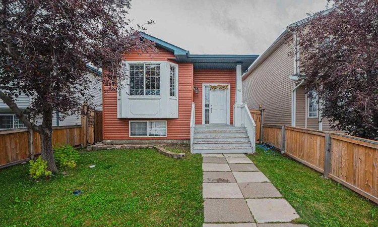 65 Martinvalley Road NE