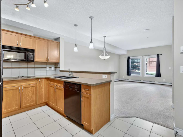 137-60 Royal Oak Plaza NW, Calgary, AB, T3G 0A7 - 4