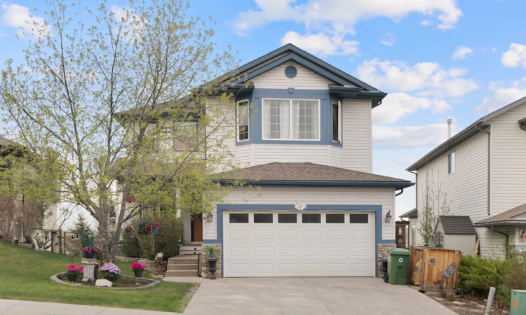 16 Bow Ridge Drive