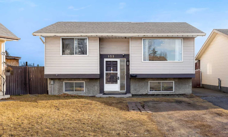123 Radley Place SE