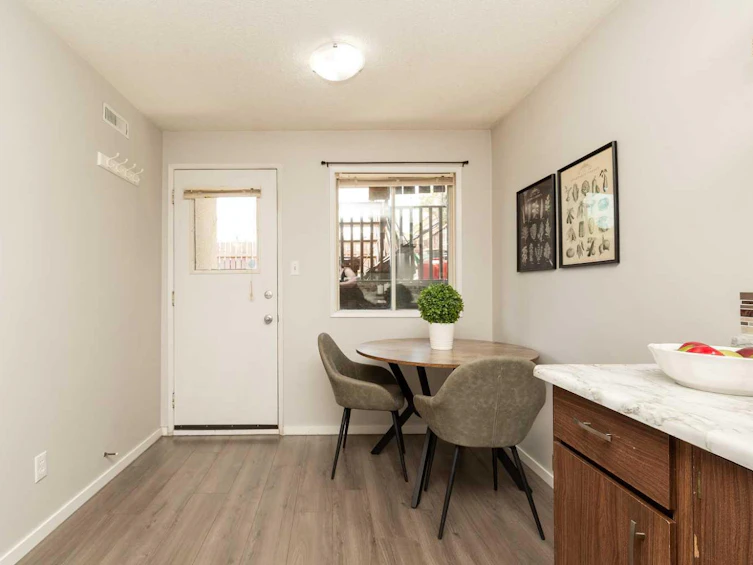 A&B-625 Columbia Boulevard W, Lethbridge, AB, T1K 5K3 - 7