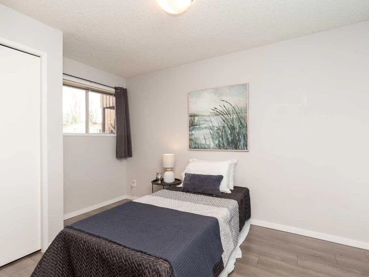 A&B-625 Columbia Boulevard W, Lethbridge, AB, T1K 5K3 - 12