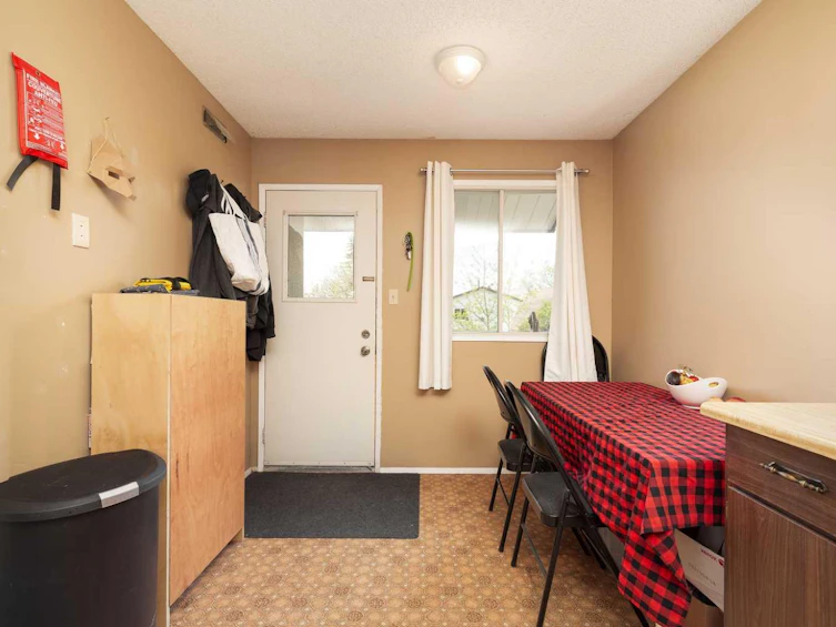 A&B-625 Columbia Boulevard W, Lethbridge, AB, T1K 5K3 - 19