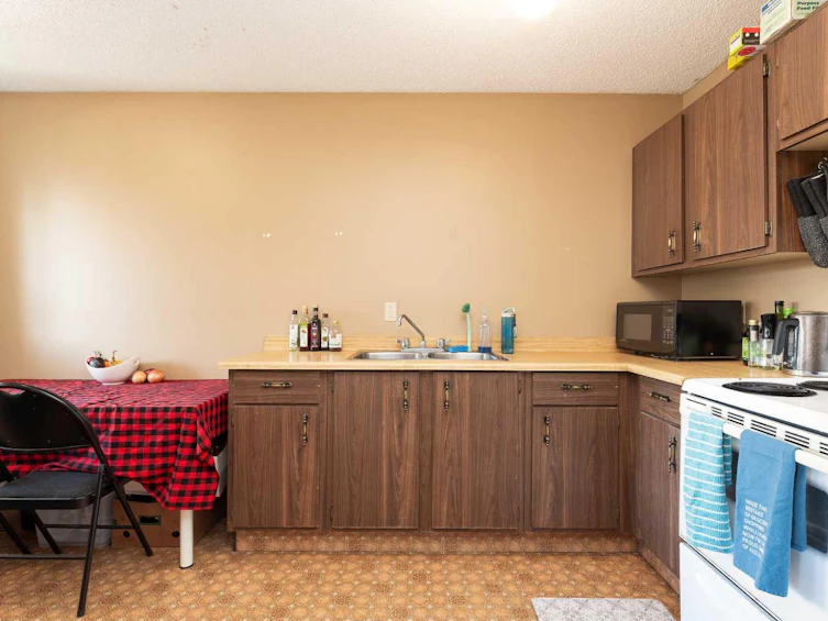 A&B-625 Columbia Boulevard W, Lethbridge, AB, T1K 5K3 - 18