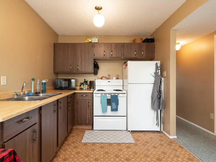 A&B-625 Columbia Boulevard W, Lethbridge, AB, T1K 5K3 - 17