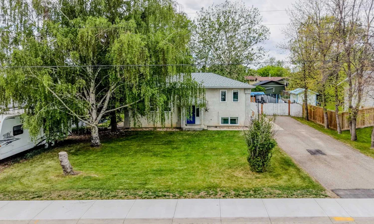 124 N 2 Street E