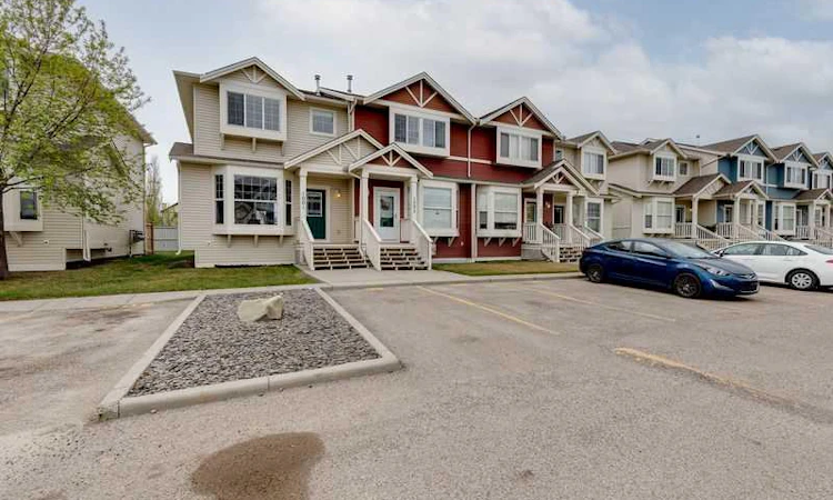 1001-703 Luxstone Square SE
