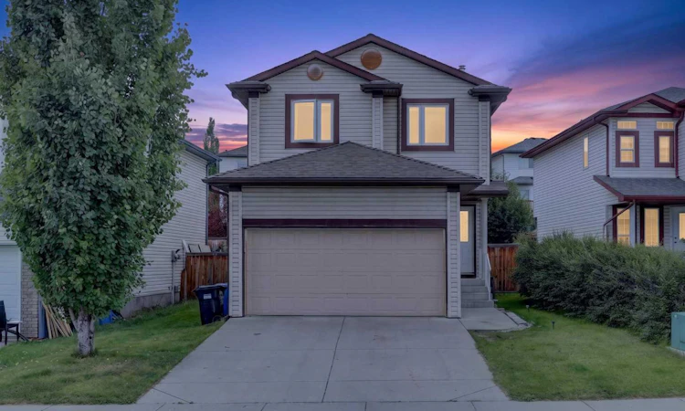 138 Tuscarora Way NW