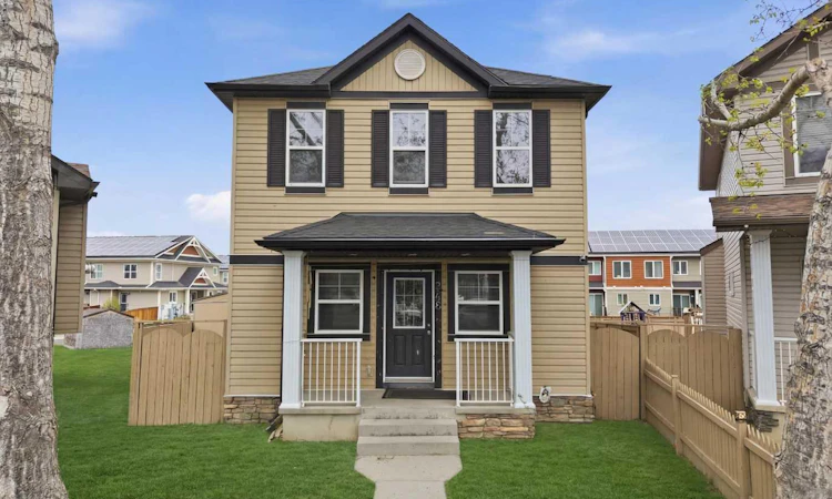 246 Martinwood Place NE