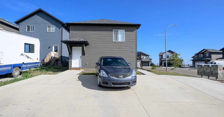 A-13402 104a Street, Grande Prairie, AB, T8V 6K8 - 3