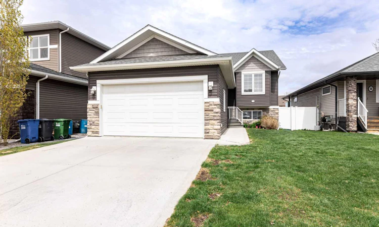 52 Vancouver Crescent