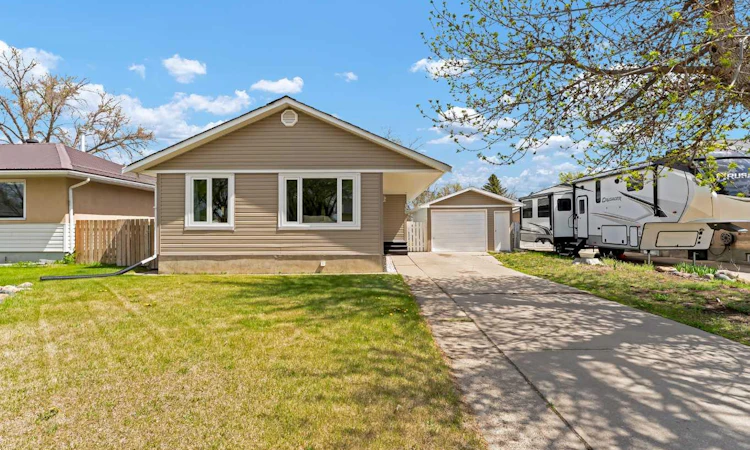 166 Mitchell Crescent NW