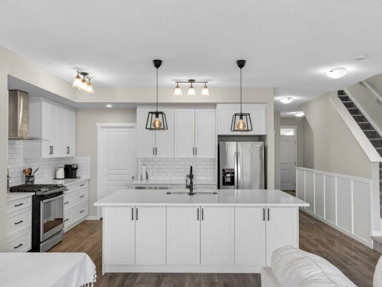 377 Masters Avenue SE, Calgary, AB, T3M 2N7 - 9
