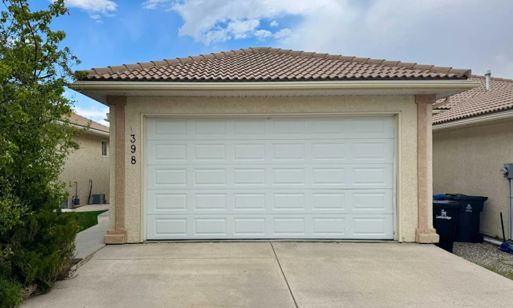 1-398 Canyon Boulevard W