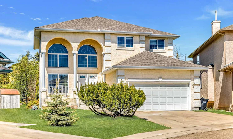 130 Panorama Hills View NW
