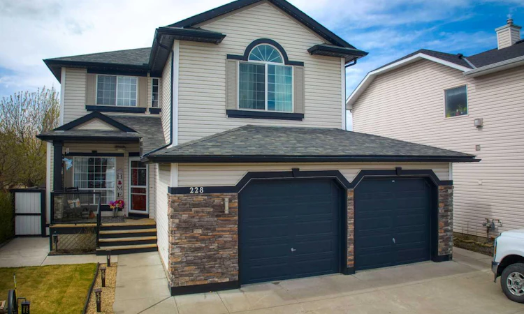 228 Oakmere Place
