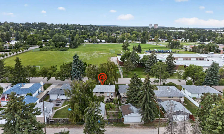 39 Hillgrove Crescent SW