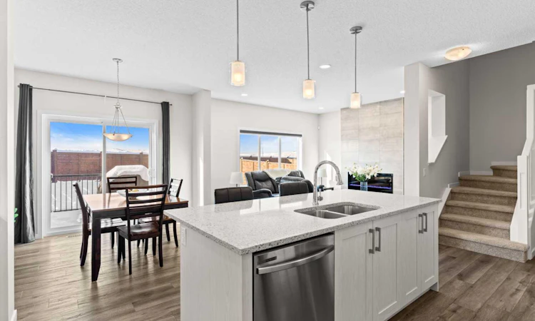 492 Chinook Gate Square SW
