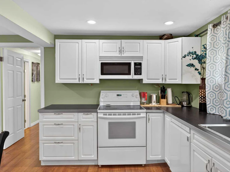2621 11 Avenue SE, Calgary, AB, T2A 0E4 - 24