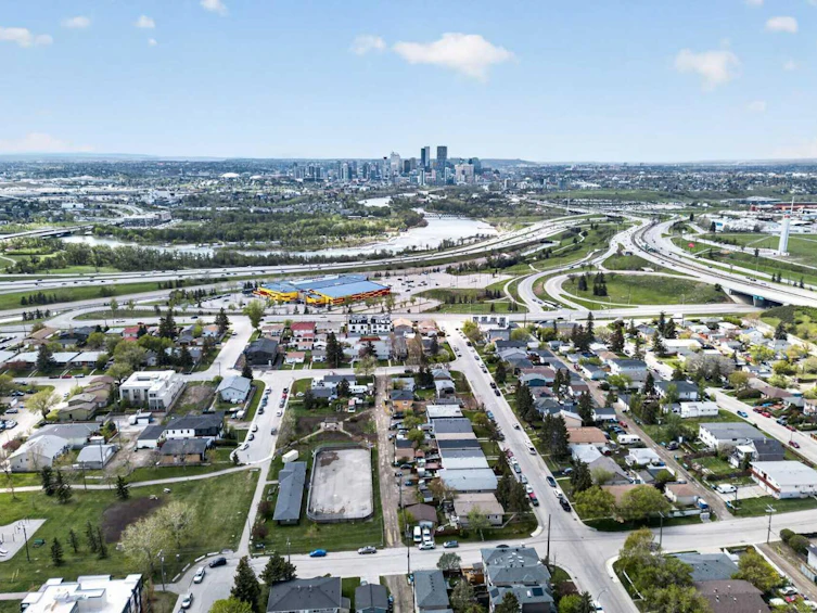 2621 11 Avenue SE, Calgary, AB, T2A 0E4 - 40