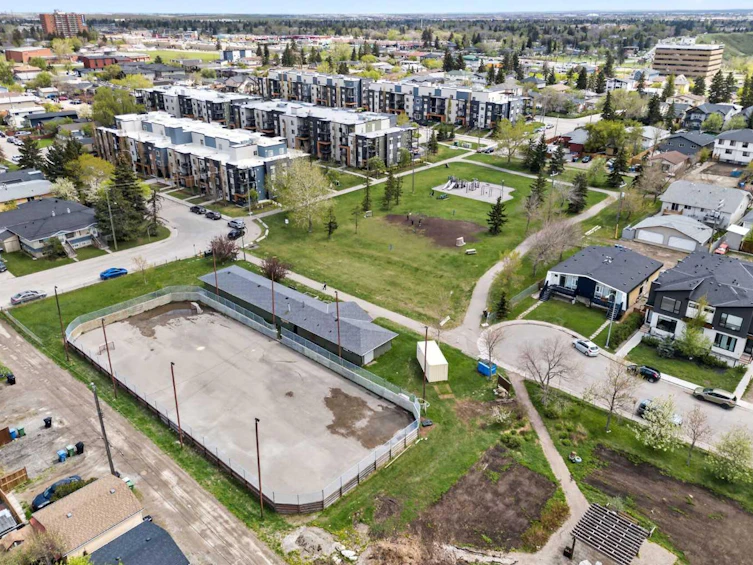 2621 11 Avenue SE, Calgary, AB, T2A 0E4 - 42