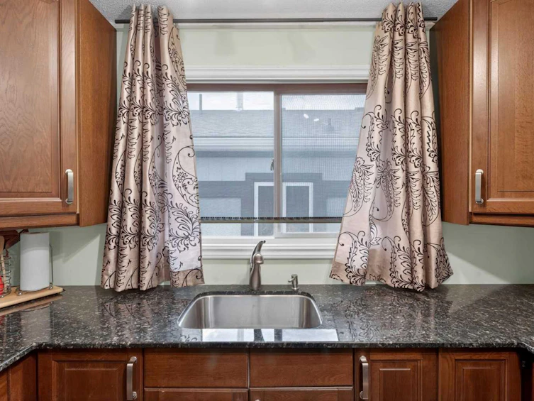 2621 11 Avenue SE, Calgary, AB, T2A 0E4 - 9