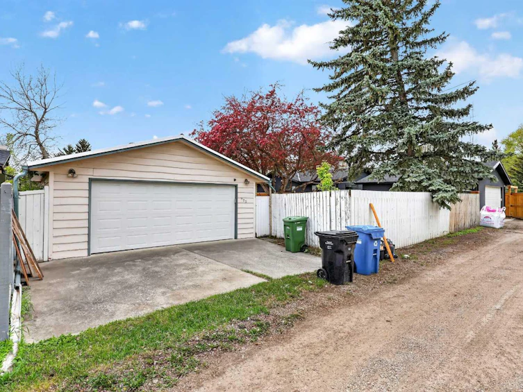 920 87 Avenue SW, Calgary, AB, T2V 0W1 - 44