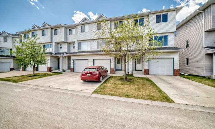 31 Harvest Oak Circle NE