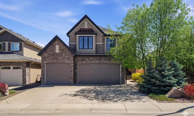 12 Aspen Cliff Close SW