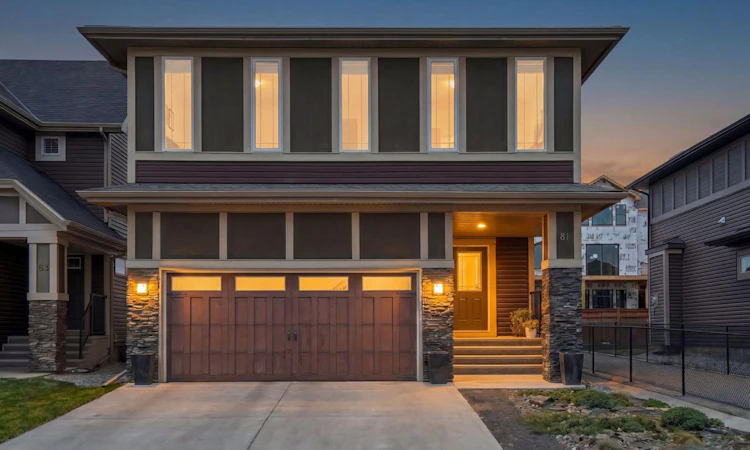 81 Mount Rae Heights