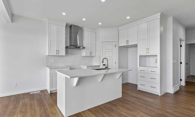 131 Corner Glen Grove NE