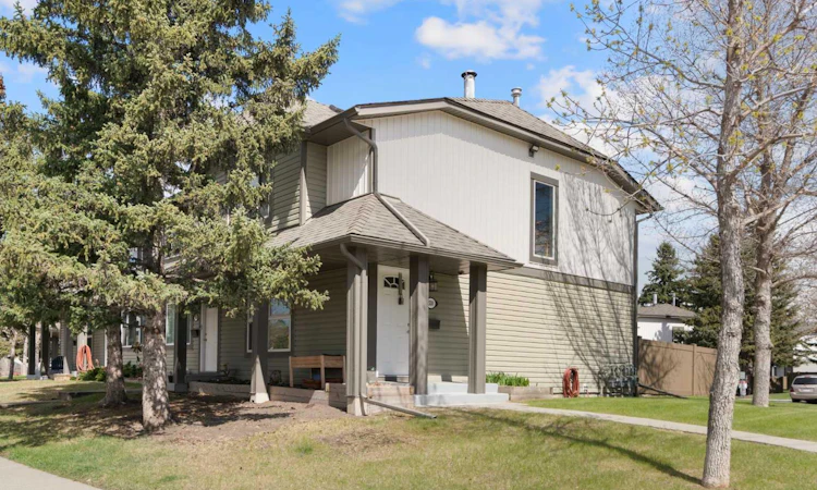 530 Woodbine Boulevard SW