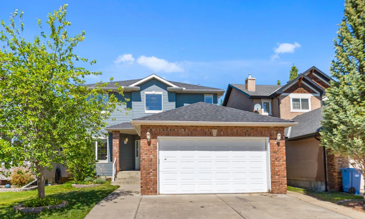90 Royal Highland Road NW