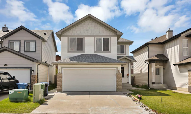 218 Saddlefield Place NE