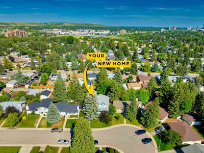 5028 Vanstone Crescent NW - 2