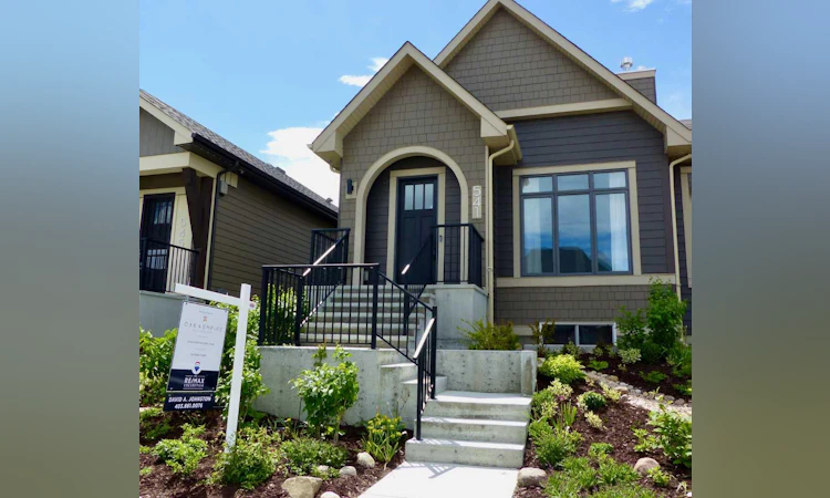 541 Marine Drive SE