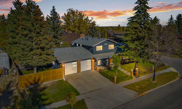 263 Silvergrove Place NW