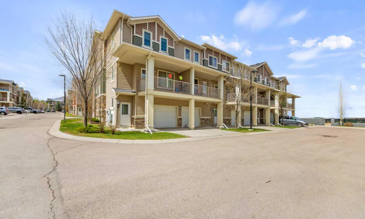 1010-250 Sage Valley Road NW