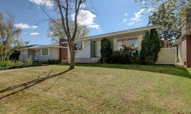 255 Huntcroft Road NE