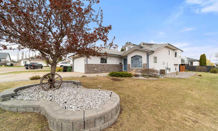 3401 59 Street Close