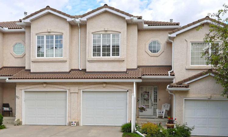 92 Hamptons Link NW