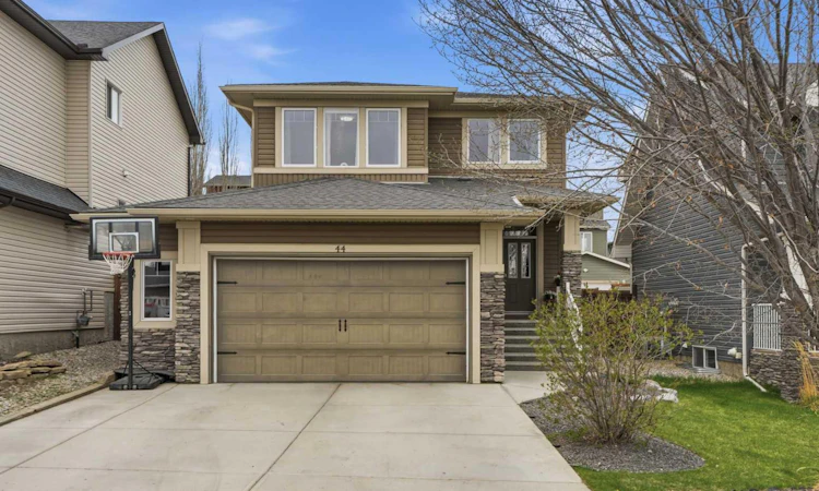 44 Westridge Crescent