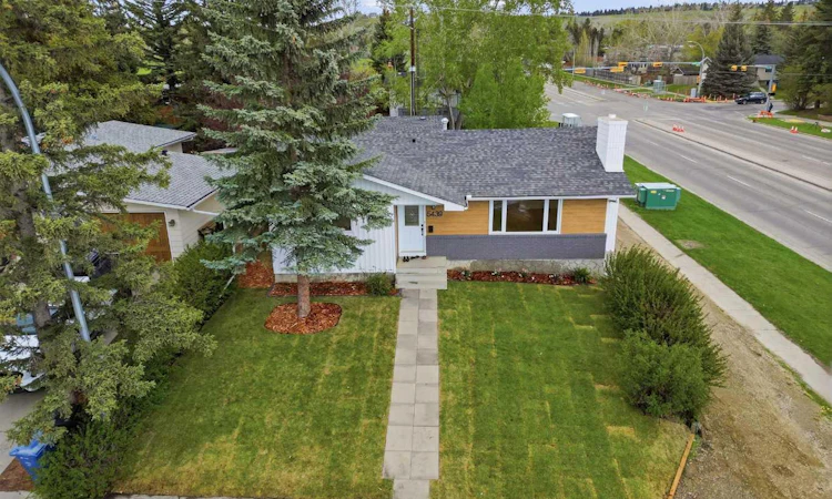 5439 Dalrymple Crescent NW