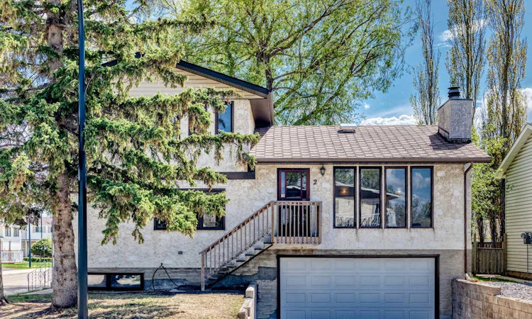2 Nichols Crescent