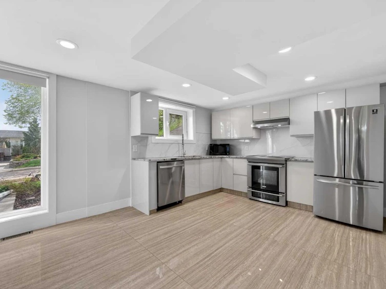 11 Selkirk Drive SW, Calgary, AB, T2W 0M3 - 33