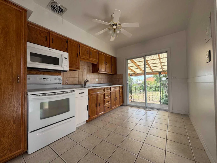 307 Centre Avenue, Coutts, AB, T0K 0N0 - 9