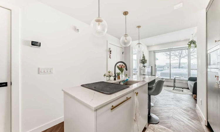207-8505 Broadcast Avenue SW