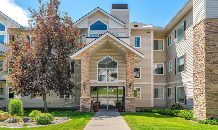 2107-7451 Springbank Boulevard SW
