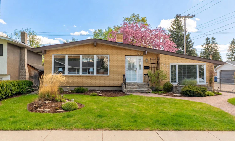 332 Wascana Crescent SE
