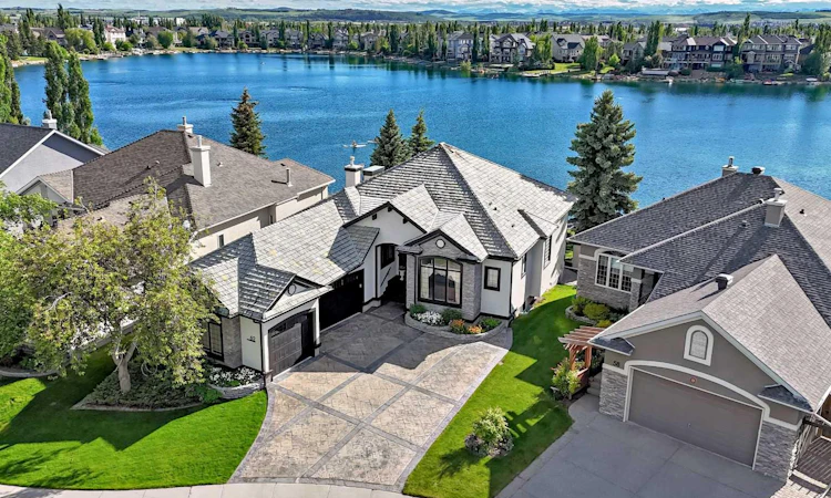 62 Chapala Crescent SE